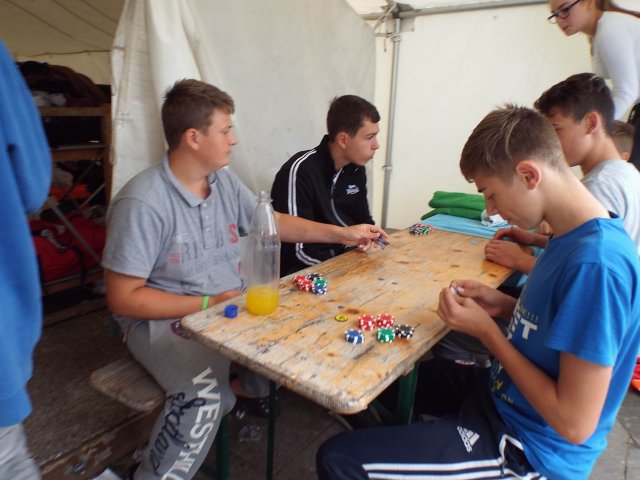 27.08.2015