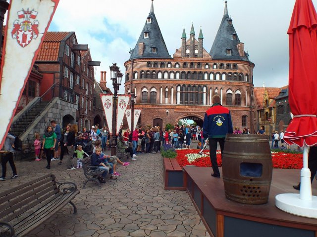 28.08.2015