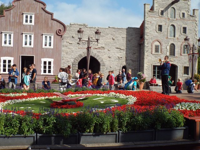 28.08.2015